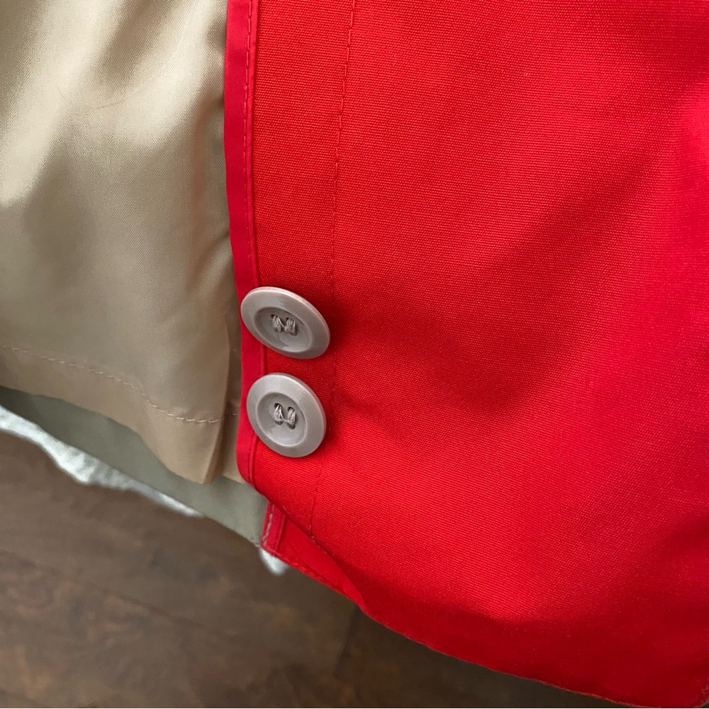 Women’s Trench Dress Coat size 8PET Beige w/ red details, tie waist, like new - Picture 14 of 16